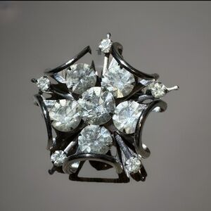 Vintage Elegant Silver Rhinestone Brooch